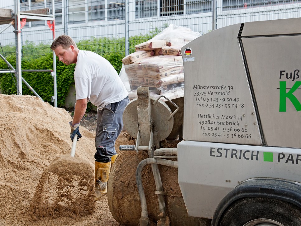Zementestrich in der Werkstatt – Estrich Calanni GmbH